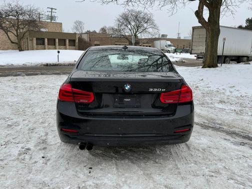 2017 BMW 330e iPerformance