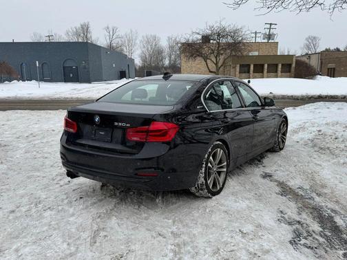 2017 BMW 330e iPerformance