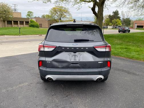 Magnetic Metallic 2020 Ford Escape SE