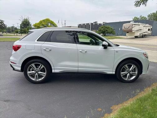 2021 Audi Q3 45 S line Premium