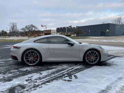 2020 Porsche 911 Carrera 4S