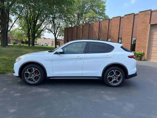 2022 Alfa Romeo Stelvio Ti
