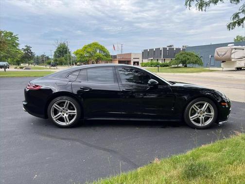 2018 Porsche Panamera 4