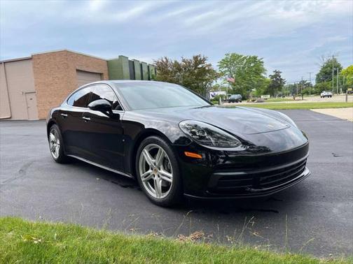 2018 Porsche Panamera 4