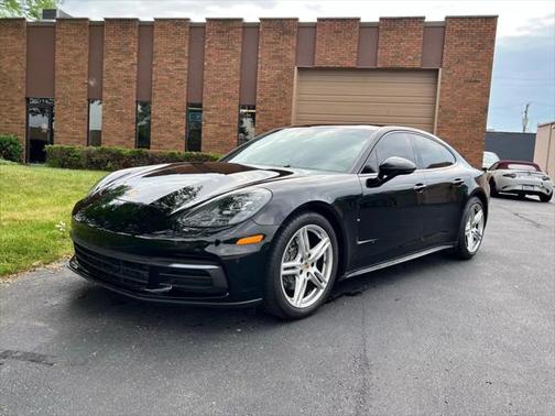 2018 Porsche Panamera 4