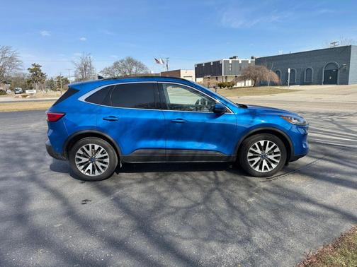 2020 Ford Escape Titanium