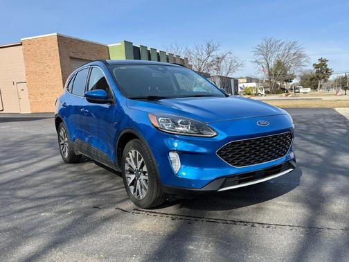 2020 Ford Escape Titanium