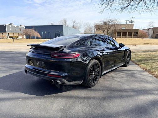 2018 Porsche Panamera 4