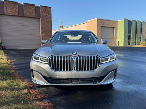 2021 BMW 750 i xDrive