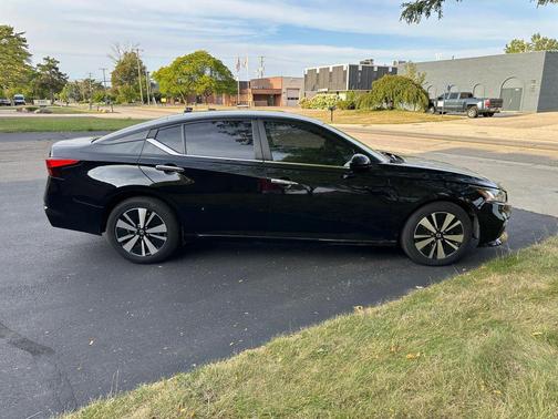 2022 Nissan Altima 2.5 SV