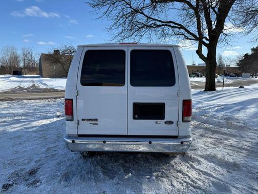 2013 Ford E350 Super Duty XL