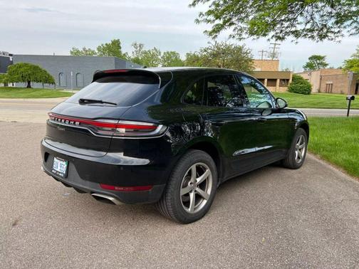 2020 Porsche Macan Sport Utility 4D