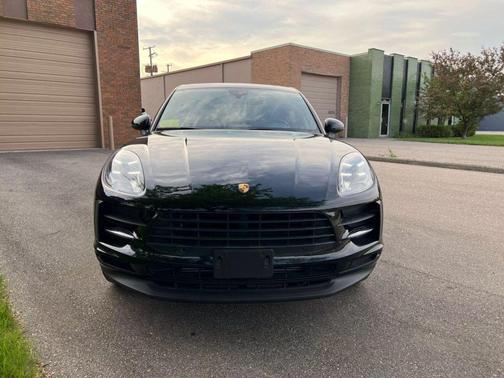 2020 Porsche Macan Sport Utility 4D