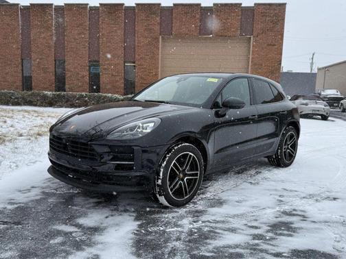 2021 Porsche Macan Sport Utility 4D