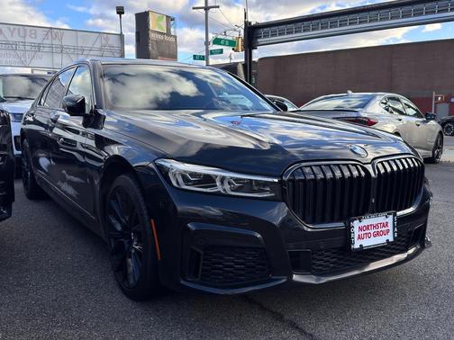 2022 BMW 750 i xDrive