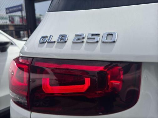 2023 Mercedes-Benz GLB 250 4MATIC