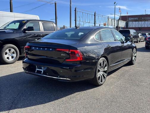 2022 Volvo S90 B6 Inscription