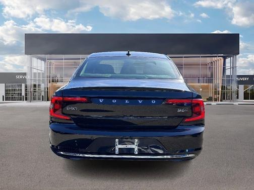 2022 Volvo S90 B6 Inscription