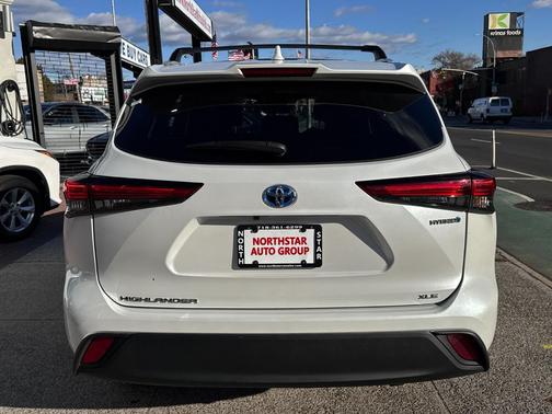 2023 Toyota Highlander Hybrid XLE