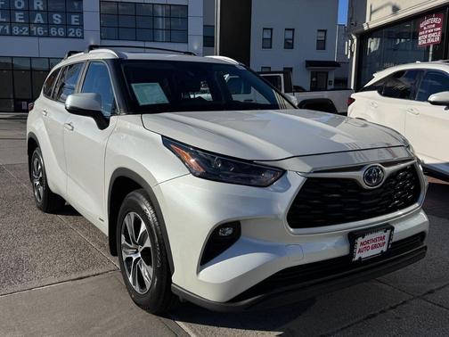 2023 Toyota Highlander Hybrid XLE