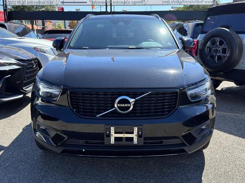 2021 Volvo XC40 T5 R-Design