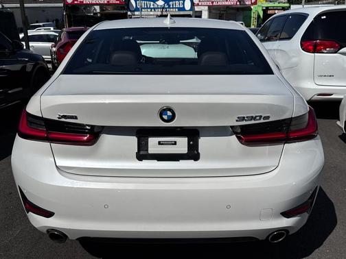 2021 BMW 330e Base