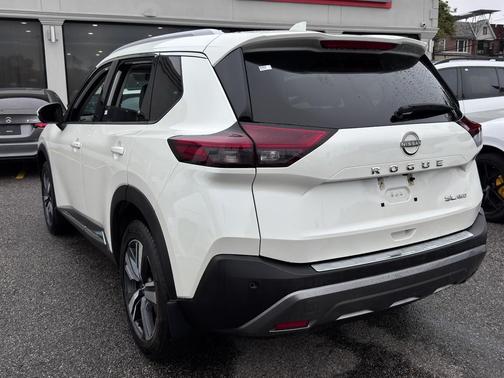 2022 Nissan Rogue SL