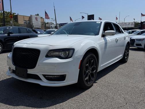 2022 Chrysler 300 Touring