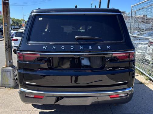 2022 Jeep Wagoneer Series II 4x4