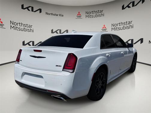 2022 Chrysler 300 Touring