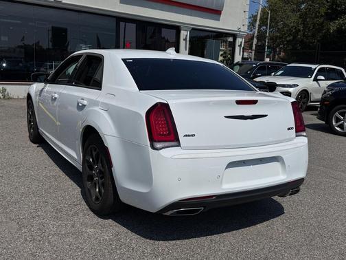 2022 Chrysler 300 Touring