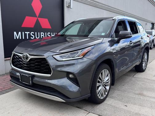 2022 Toyota Highlander Platinum