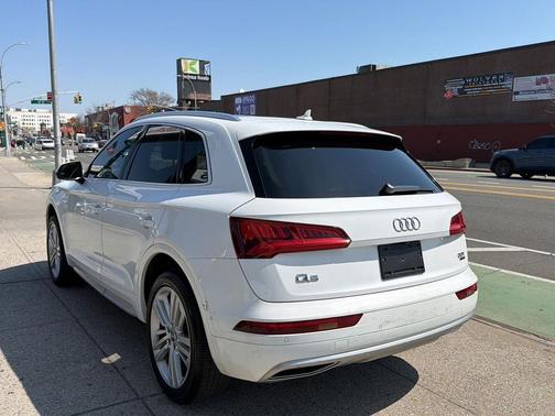 2018 Audi Q5 2.0T Premium Plus