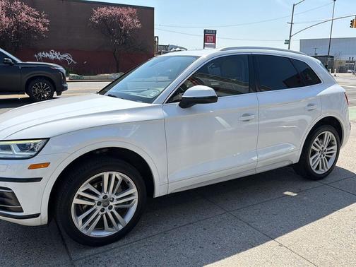 2018 Audi Q5 2.0T Premium Plus