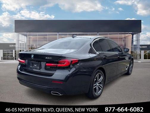 2022 BMW 530 i