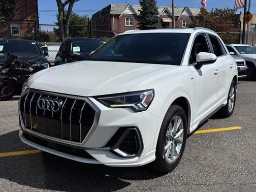2023 Audi Q3 Premium 45 TFSI S line quattro Tiptronic