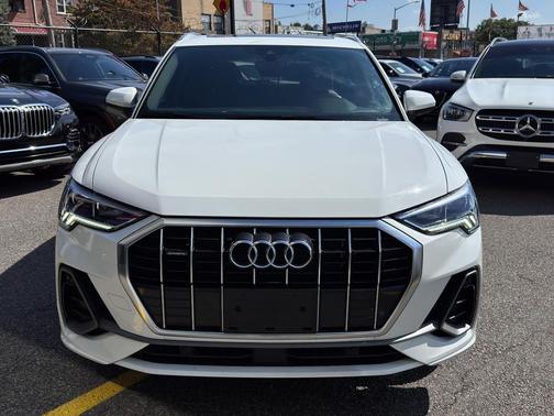 2023 Audi Q3 Premium 45 TFSI S line quattro Tiptronic