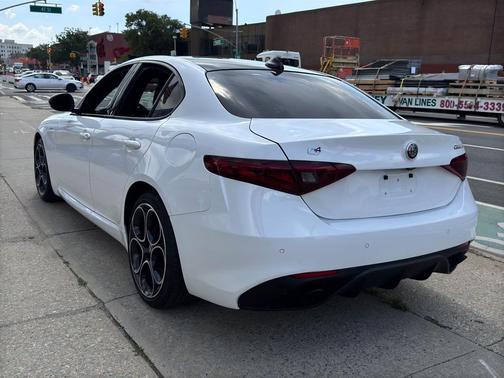2023 Alfa Romeo Giulia Veloce AWD