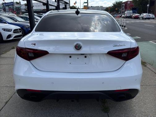 2023 Alfa Romeo Giulia Veloce AWD