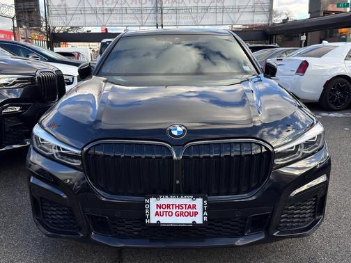 2022 BMW 750 i xDrive