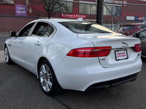 2019 Jaguar XE 25t Premium