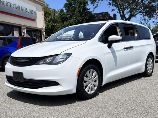 2020 Chrysler Voyager L