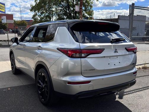2023 Mitsubishi Outlander SEL Black Edition S-AWC