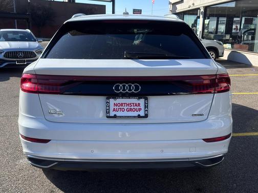 2022 Audi Q8 55 Premium Plus