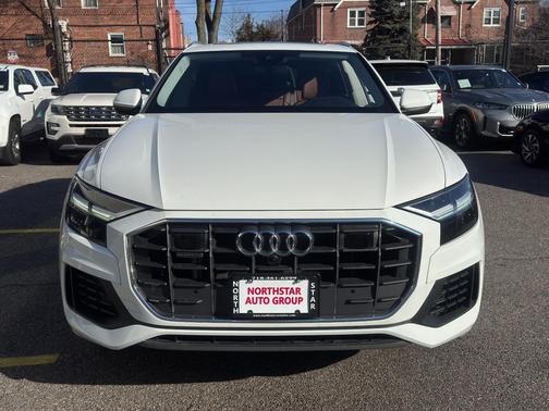 2022 Audi Q8 55 Premium Plus