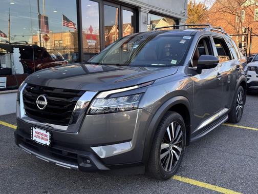 2024 Nissan Pathfinder Platinum