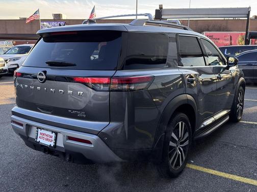 2024 Nissan Pathfinder Platinum