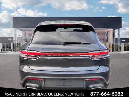 2022 Porsche Macan Base