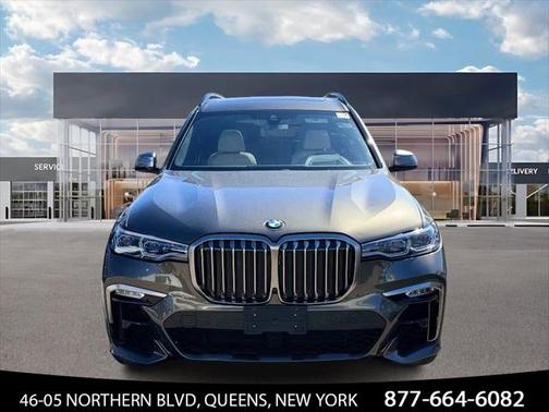 2022 BMW X7 M50i