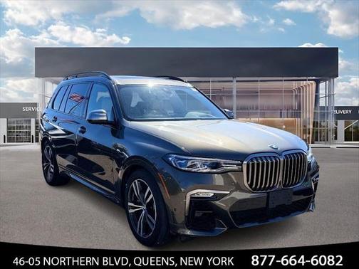2022 BMW X7 M50i